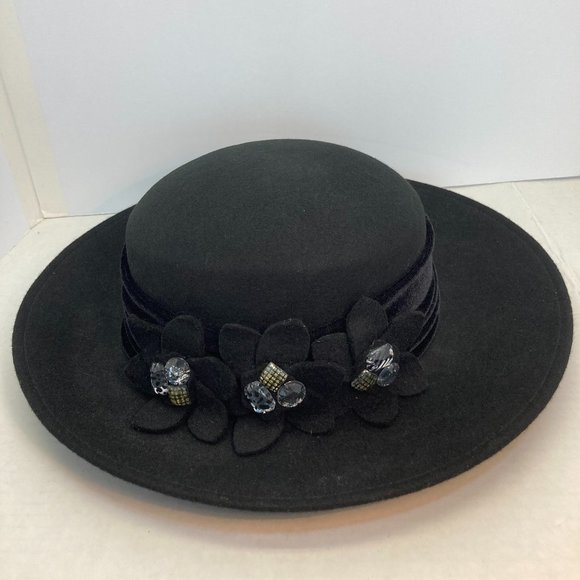 Cappelli wool hat embellishments - Picture 9 of 9